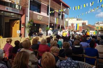 El Roque Azucarero celebra el Día de Canarias en plena calle (Foto Francisco Javier Santana y TA)